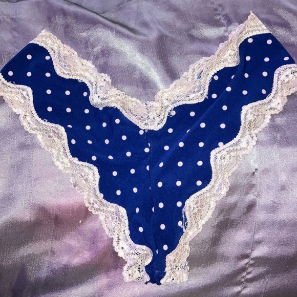 Victoria’s Secret Matching Bra & Panty Set - Picture 8 of 9